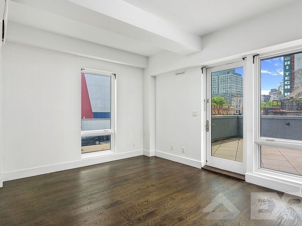 1st image of 596 Washington Ave #2AA