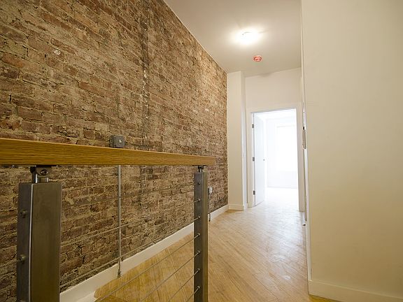 3rd image of 310 Jefferson St APT 1L