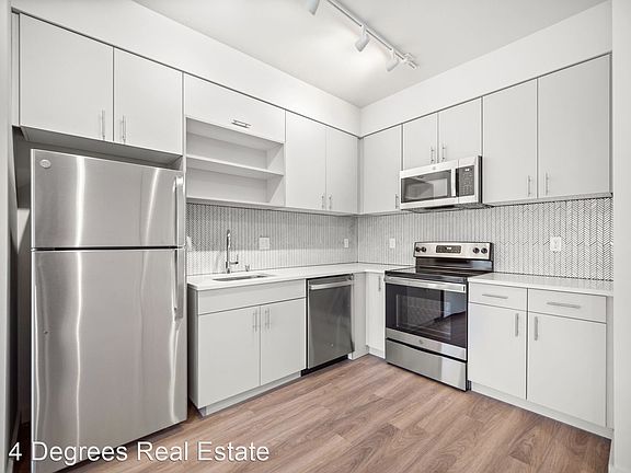3rd image of 3001 E Liberty Ave #11680262