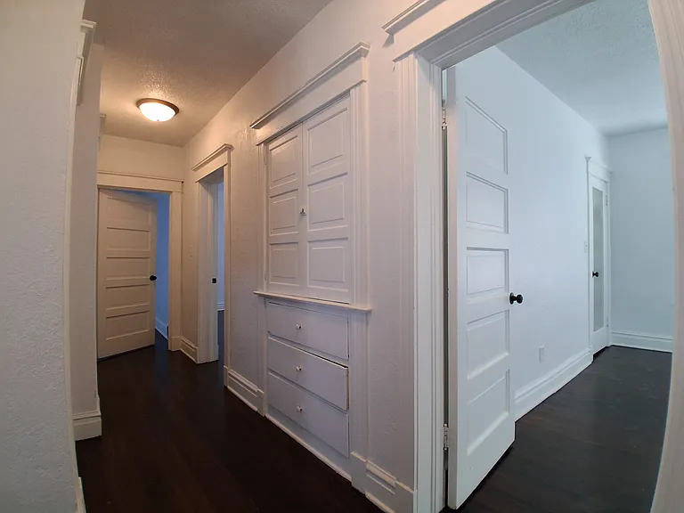 2640 Victor St — Photo 10