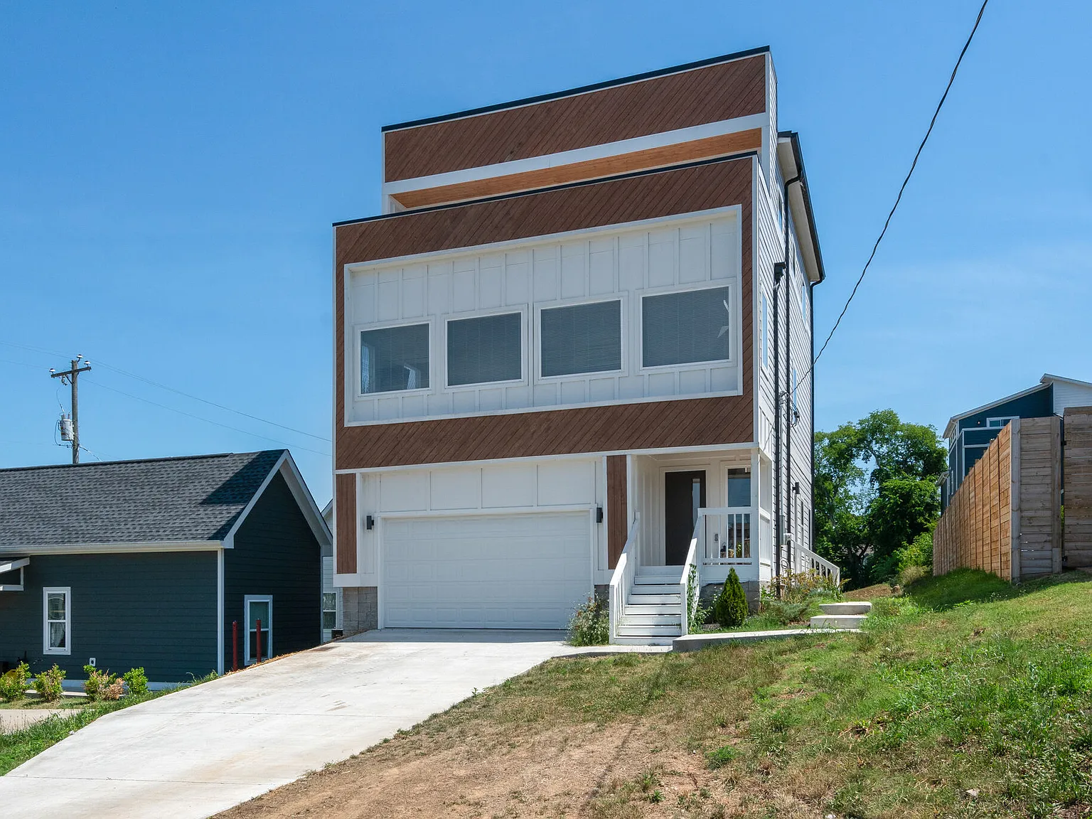 131 Fern Ave — Photo 1