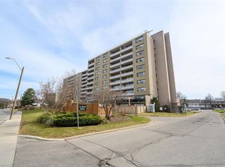 15 Albright Rd #811, Hamilton, ON L8K5J2