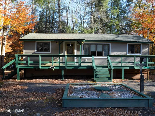 417 Maxatawny Dr, Pocono Lake, PA 18347