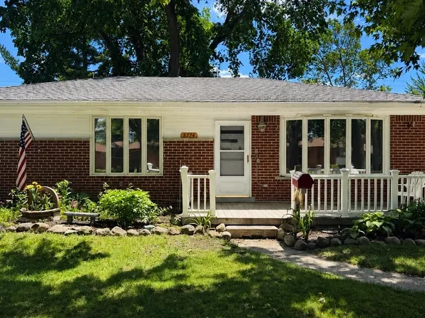 8774 Shannon Dr, Sterling Heights, MI 48314