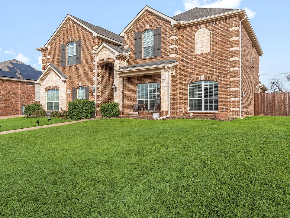 1st image of 609 Sunrise Dr
