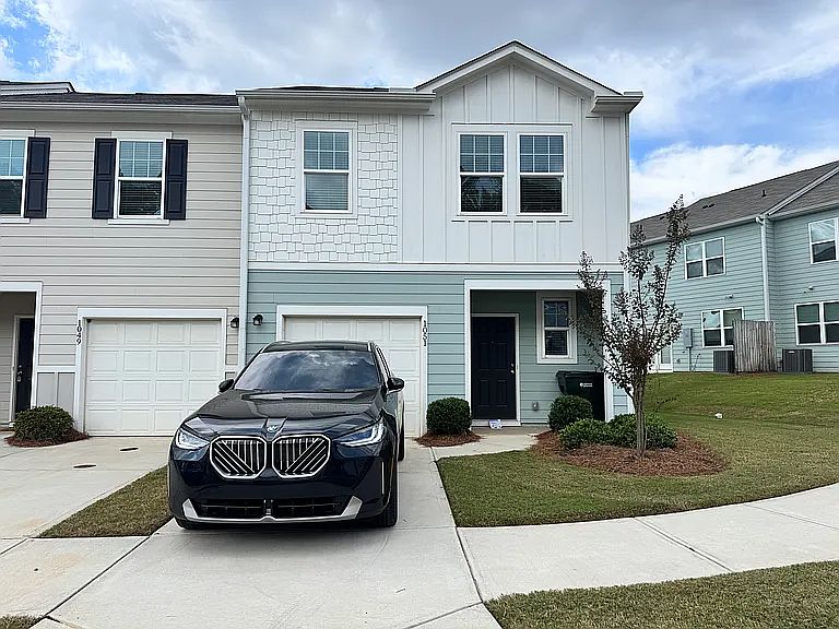 1st image of 1051 Paddington Dr