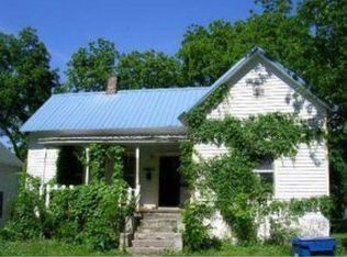 1219 Jersey St, Carthage, MO 64836