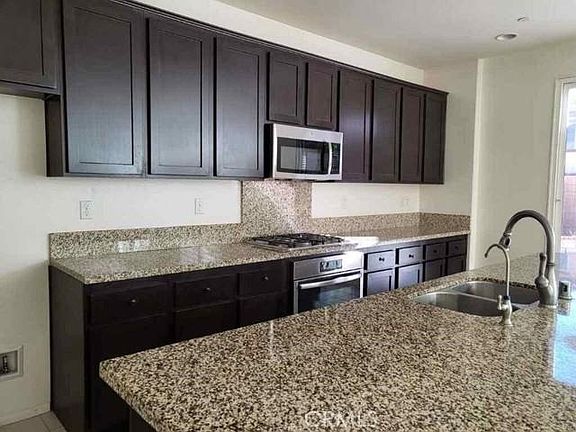 3rd image of 5663 Buckthorn Ct