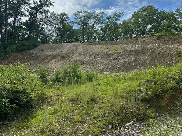 31 Walsh Ave, Auburn, MA 01501