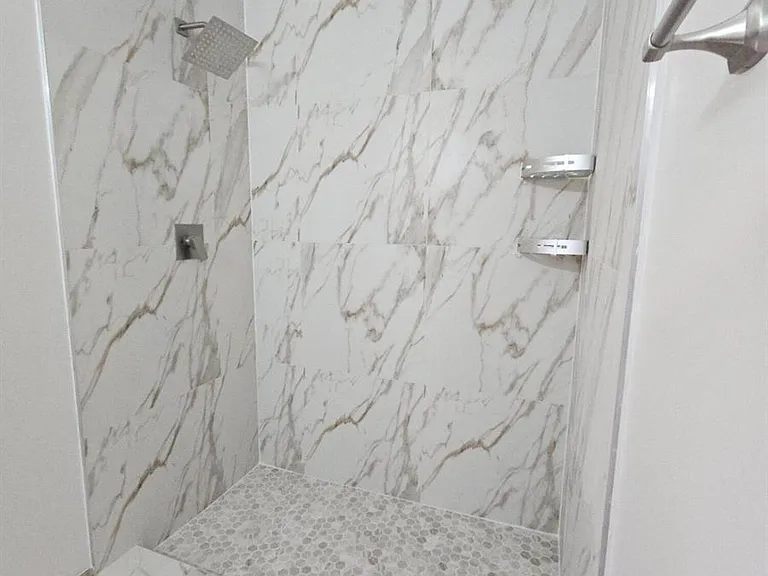 5050 SW 40th Ave #4 — Photo 4
