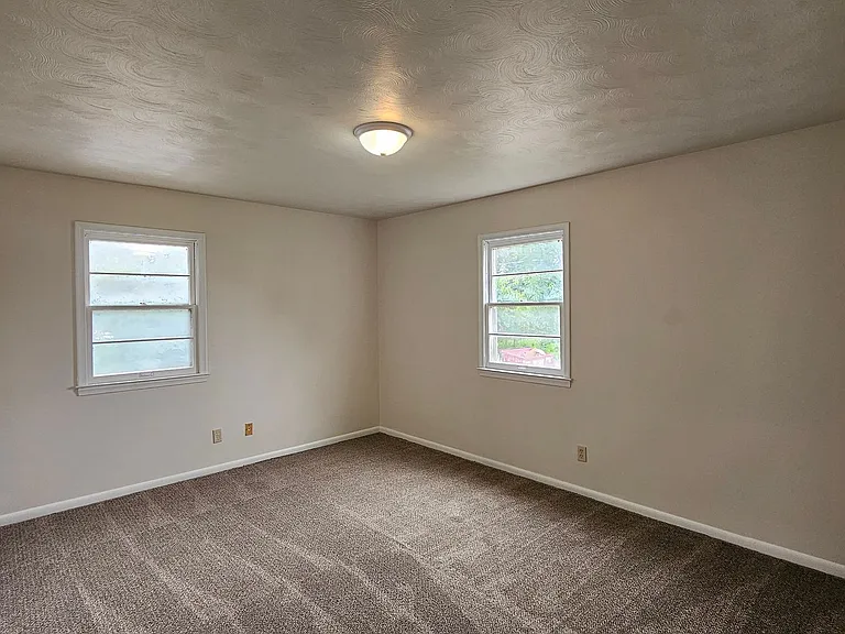 4844 Taylor St — Photo 12