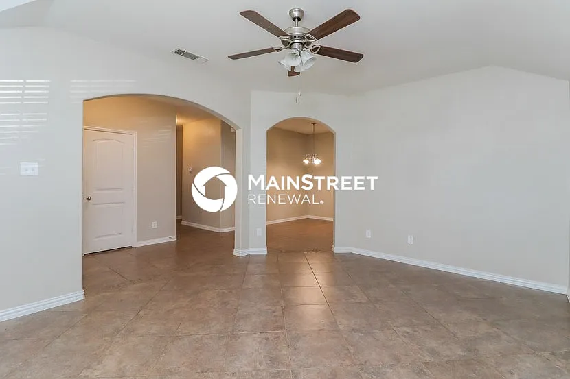 2408 Hawkwood Ct — Photo 3