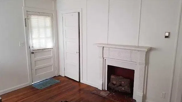 2 bed, 1.0 bath, 1320 sqft, $895 — Photo 2