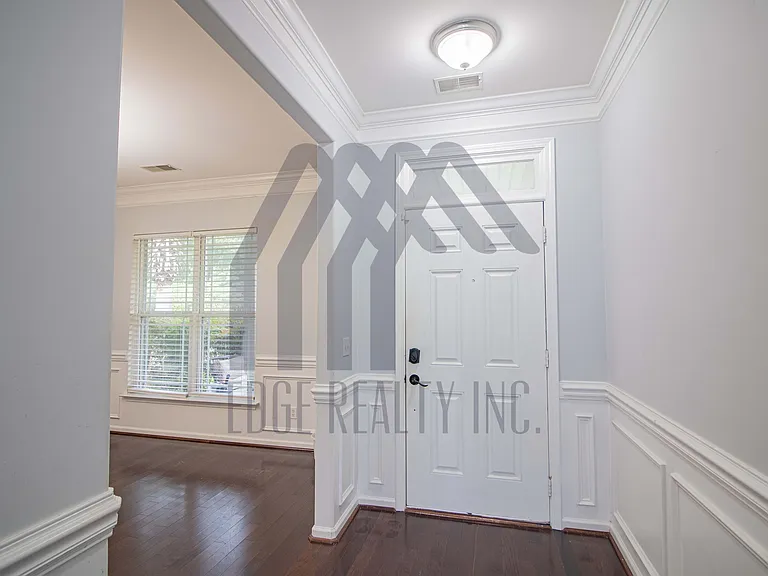 110 Spring Lakes Dr — Photo 2