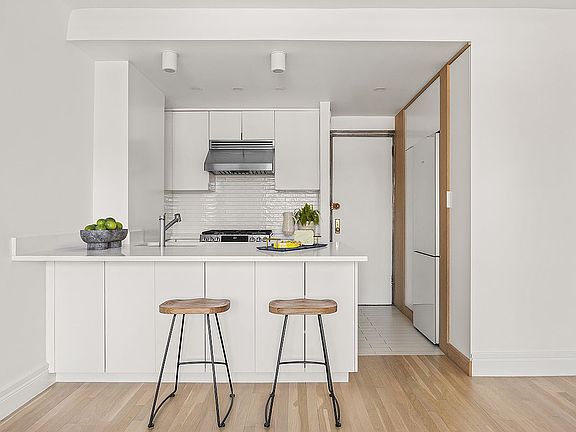 3rd image of 235 W 102nd St APT 10M