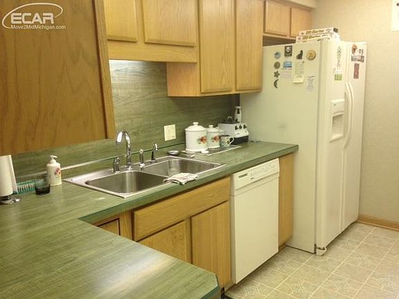 5th image of 1251 Woodslea Dr