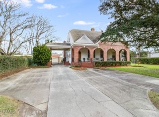 1830 W Main St, Jeanerette, LA 70544