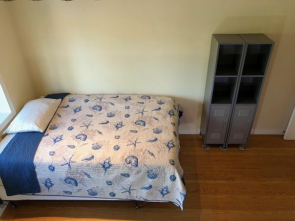 2nd image of 307 Lexington Dr