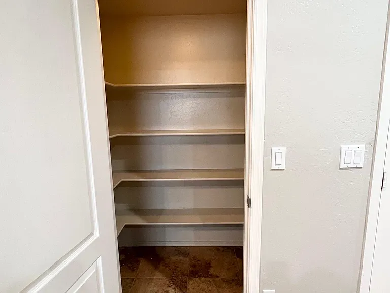 8940 W Olive Ave — Photo 8