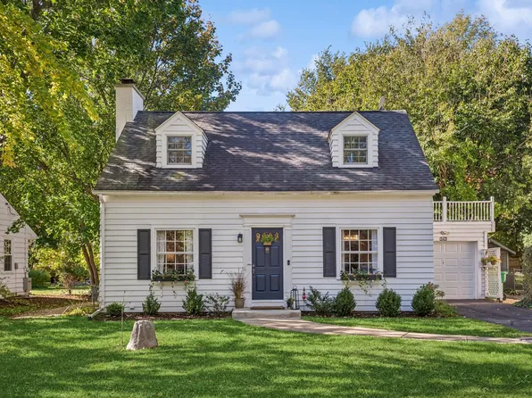 342 Richmond Ln, Crystal Lake, IL 60014