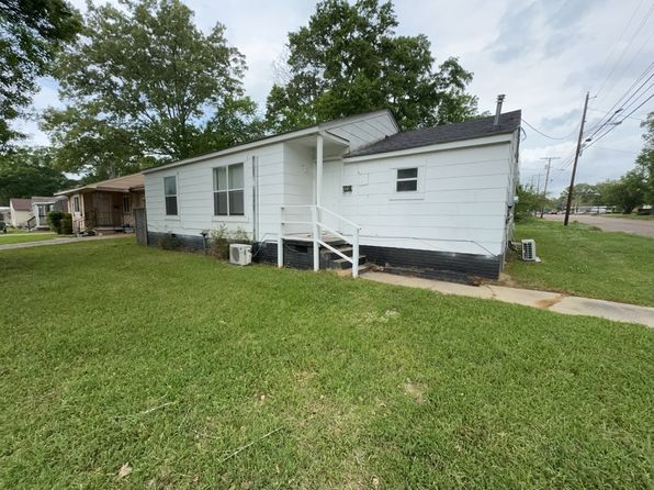 200 Stillwood Dr
