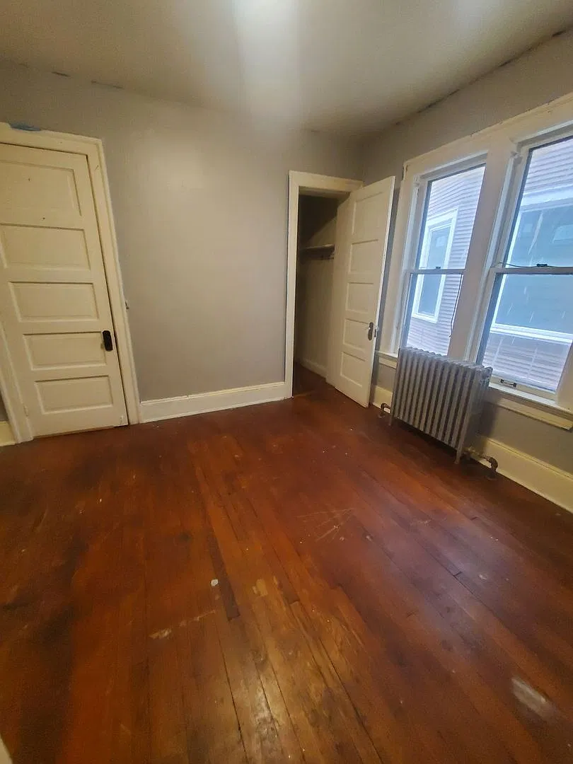 2922-2924 W Juneau Ave. - 3 Unit — Photo 4