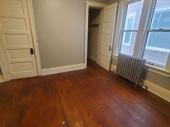 4th image of 2922-2924 W Juneau Ave #2922