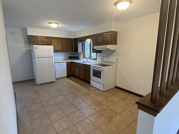 4th image of 319 Opal Cir #321