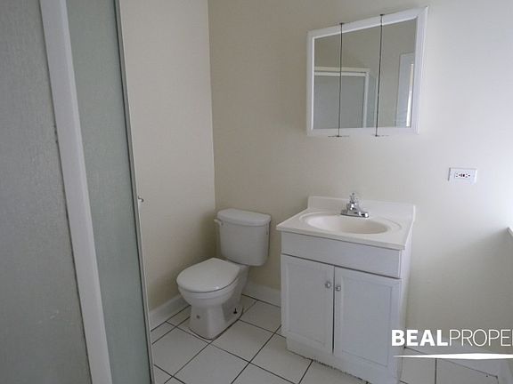 5th image of 550 W Aldine Ave #550