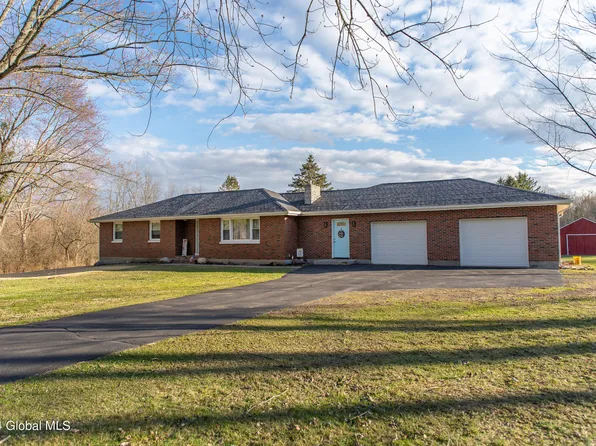 40 Halfway House Road, Mechanicville, NY 12118