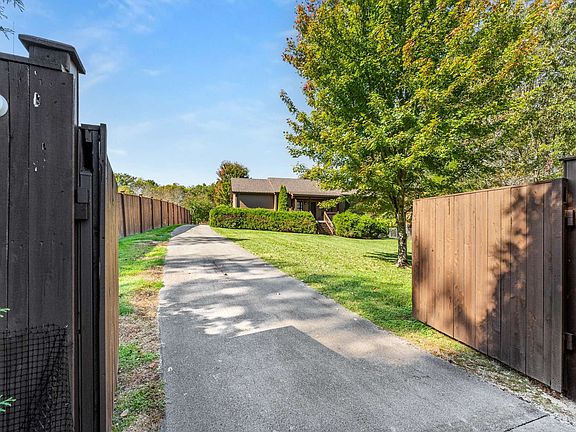 2nd image of 1257 Harris Hollow Rd