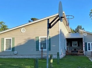 603 Queens Creek Rd, Hubert, NC 28539