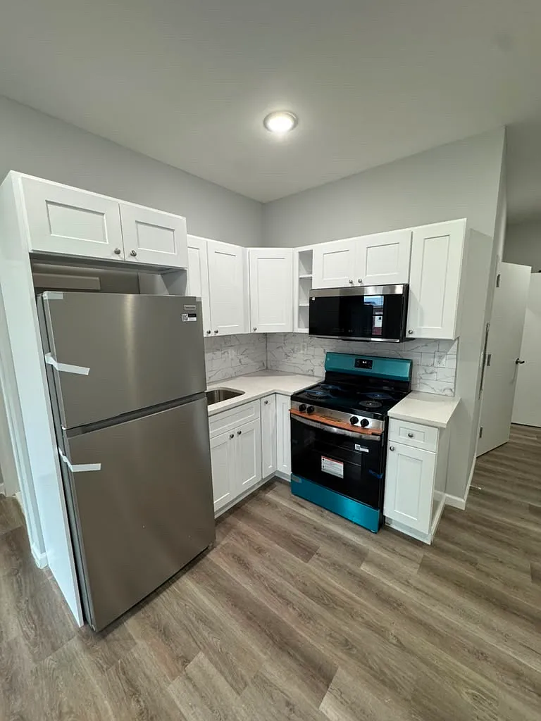1 bed, $2,000 — Photo 1