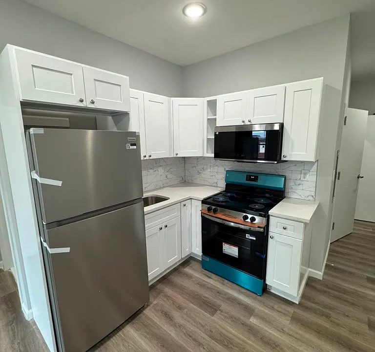 445 Summer St #3