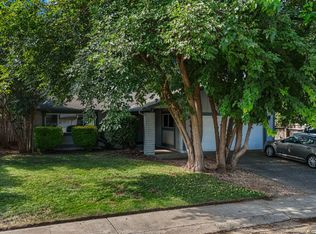 378 Newport Dr, Redding, CA 96001