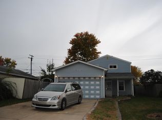 27615 Brettonwoods St, Madison Heights, MI