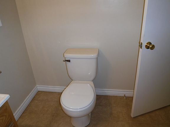 4th image of 25112 Woodward Avenue # Floor