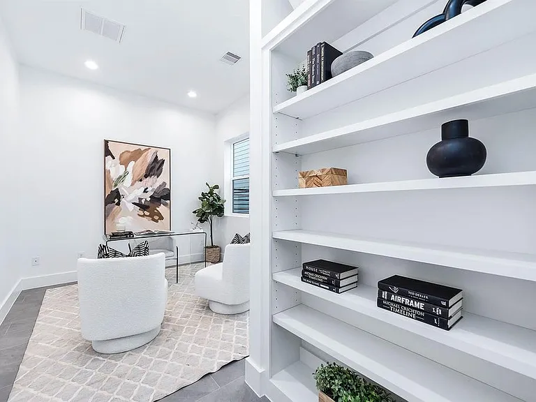 3805 Coyle St — Photo 4