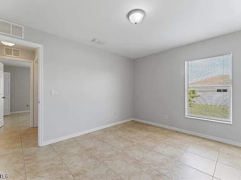 1240 NW 22nd Pl — Photo 30