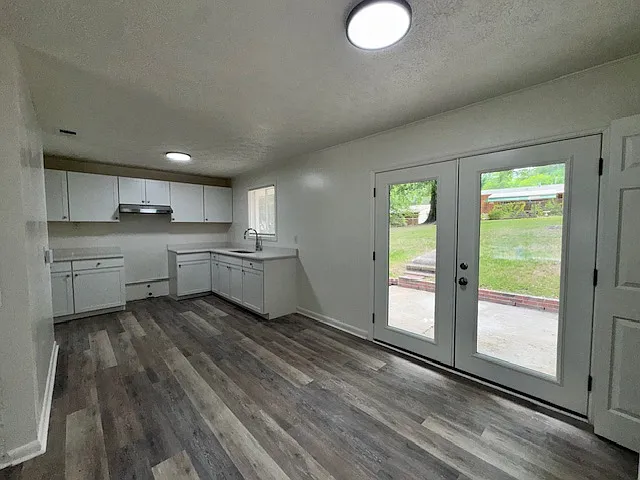 920 Rosewood Dr — Photo 7