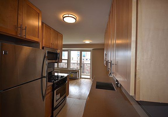 4th image of 125-10 Queens Blvd #601