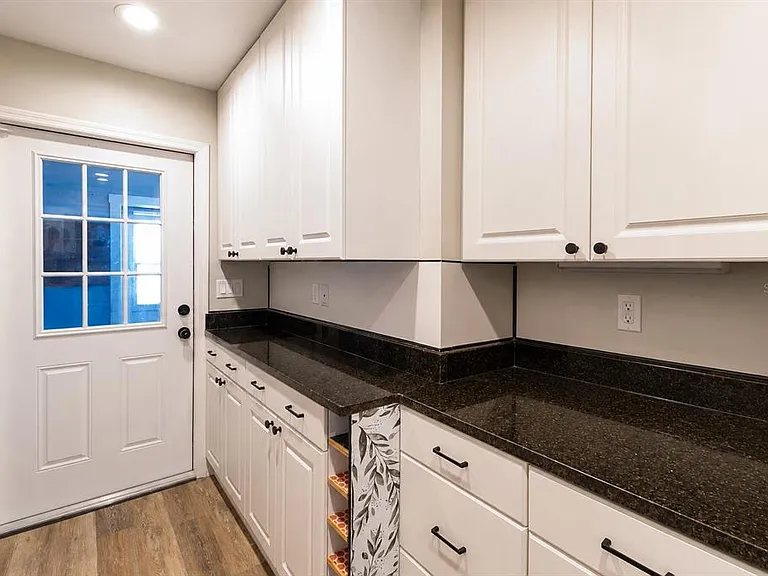 3018 19th Pl SW — Photo 12