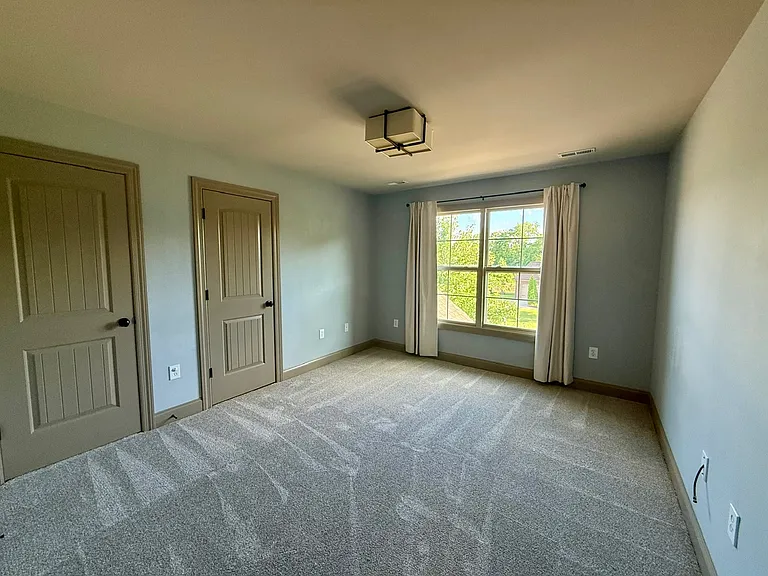 Bedroom 4 with closest and direct bathroom access