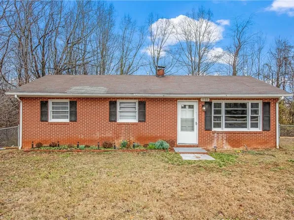 1151 Mountain View Rd, King, NC 27021