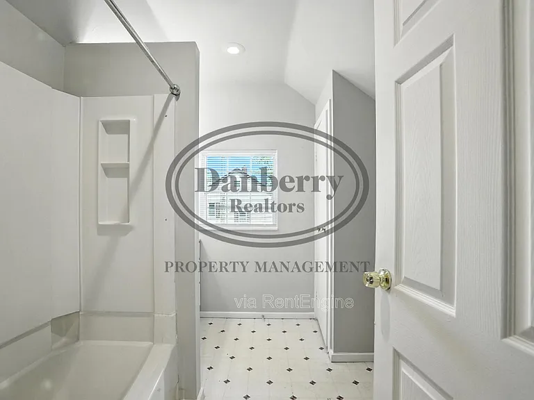 822 Searles Rd — Photo 33