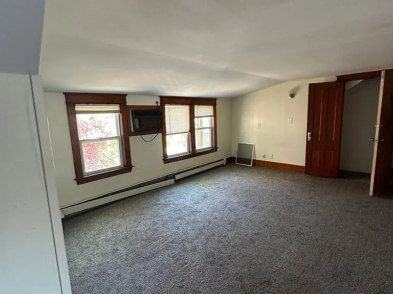 33 Bangor St — Photo 5