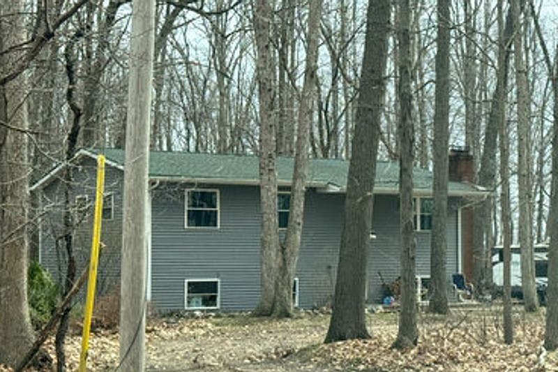 1st image of 10625 S Barnes Rd