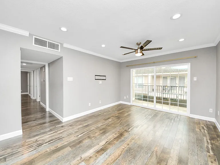 2224 S Piney Point Rd #227 — Photo 11