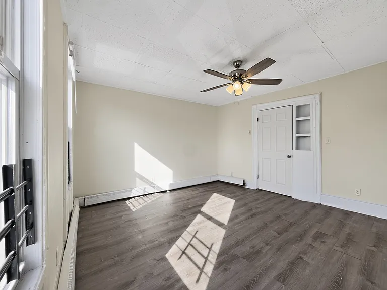 492 W Side Ave #2L — Photo 2