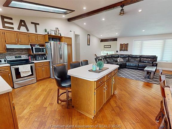 4th image of 1627 Nelson St